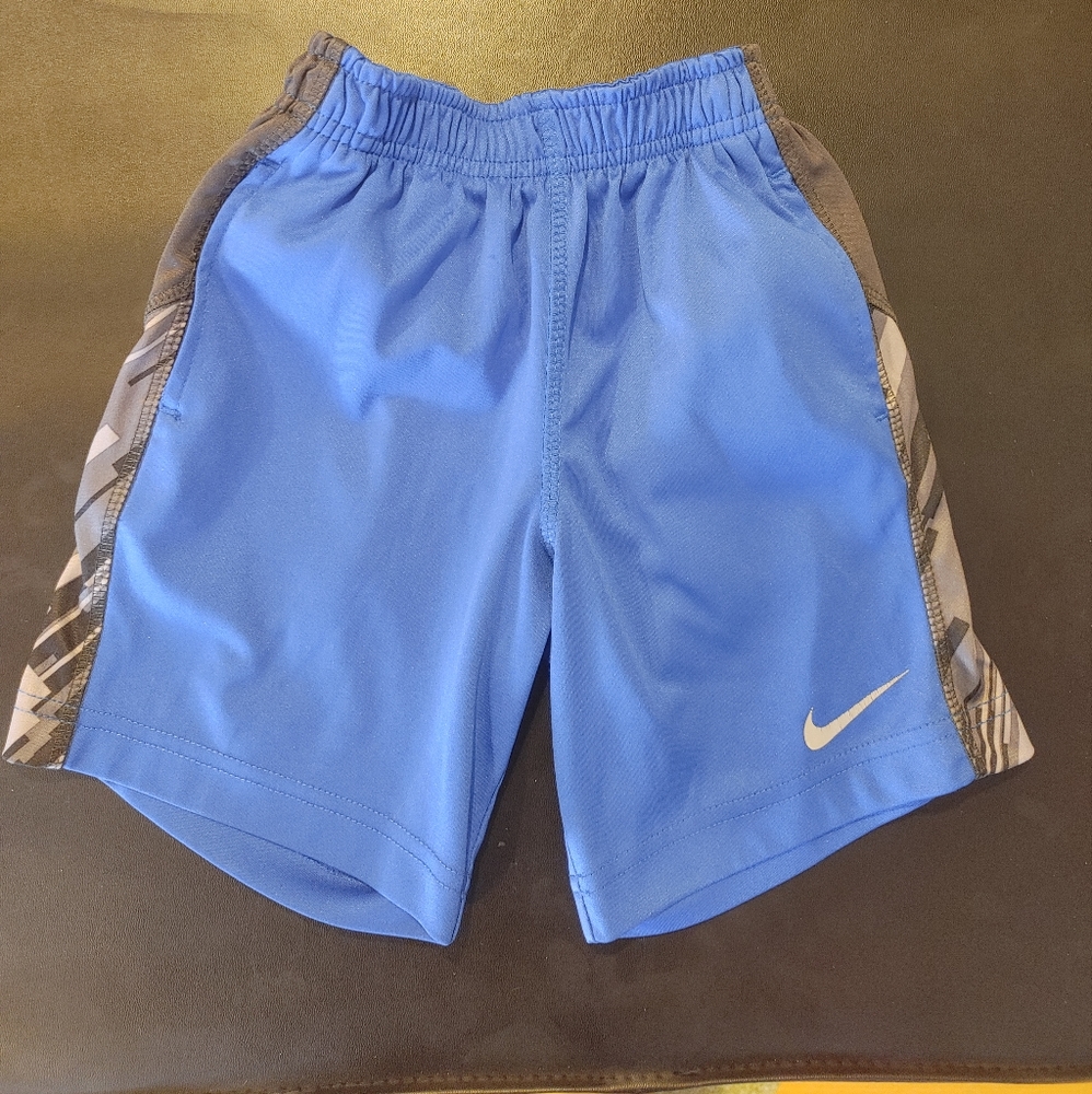 Nike dry fit shorts boys size 4